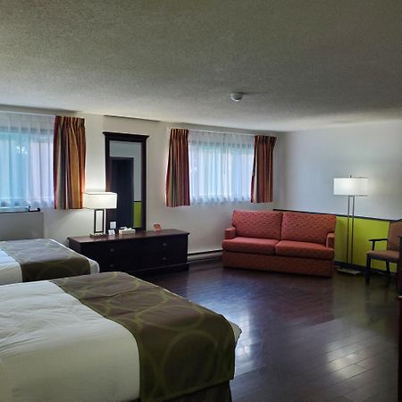 Super 8 By Wyndham Brockville Exterior photo