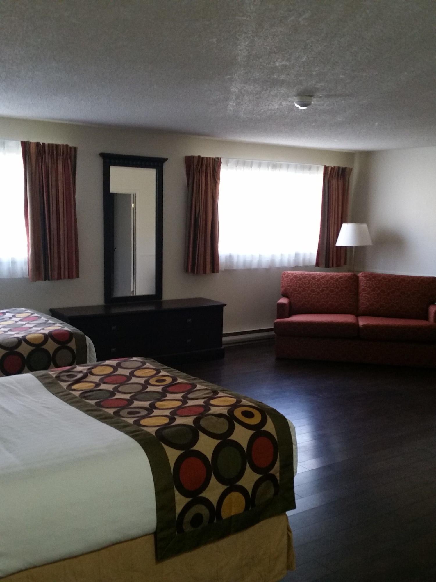 Super 8 By Wyndham Brockville Exterior photo