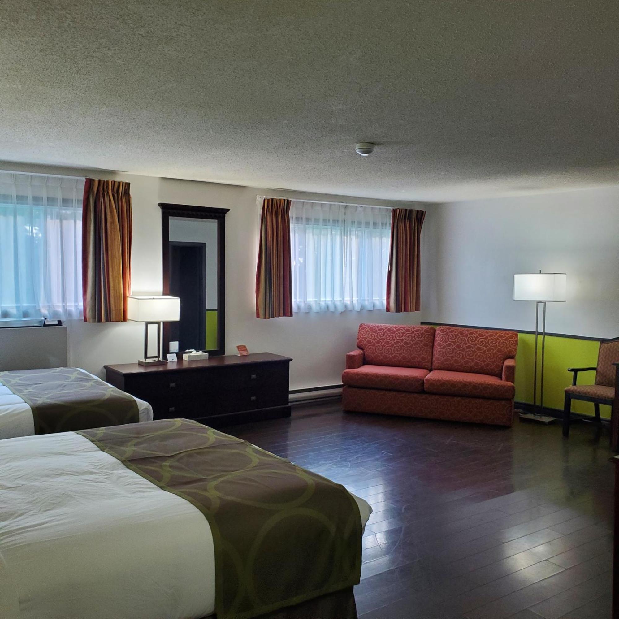 Super 8 By Wyndham Brockville Exterior photo