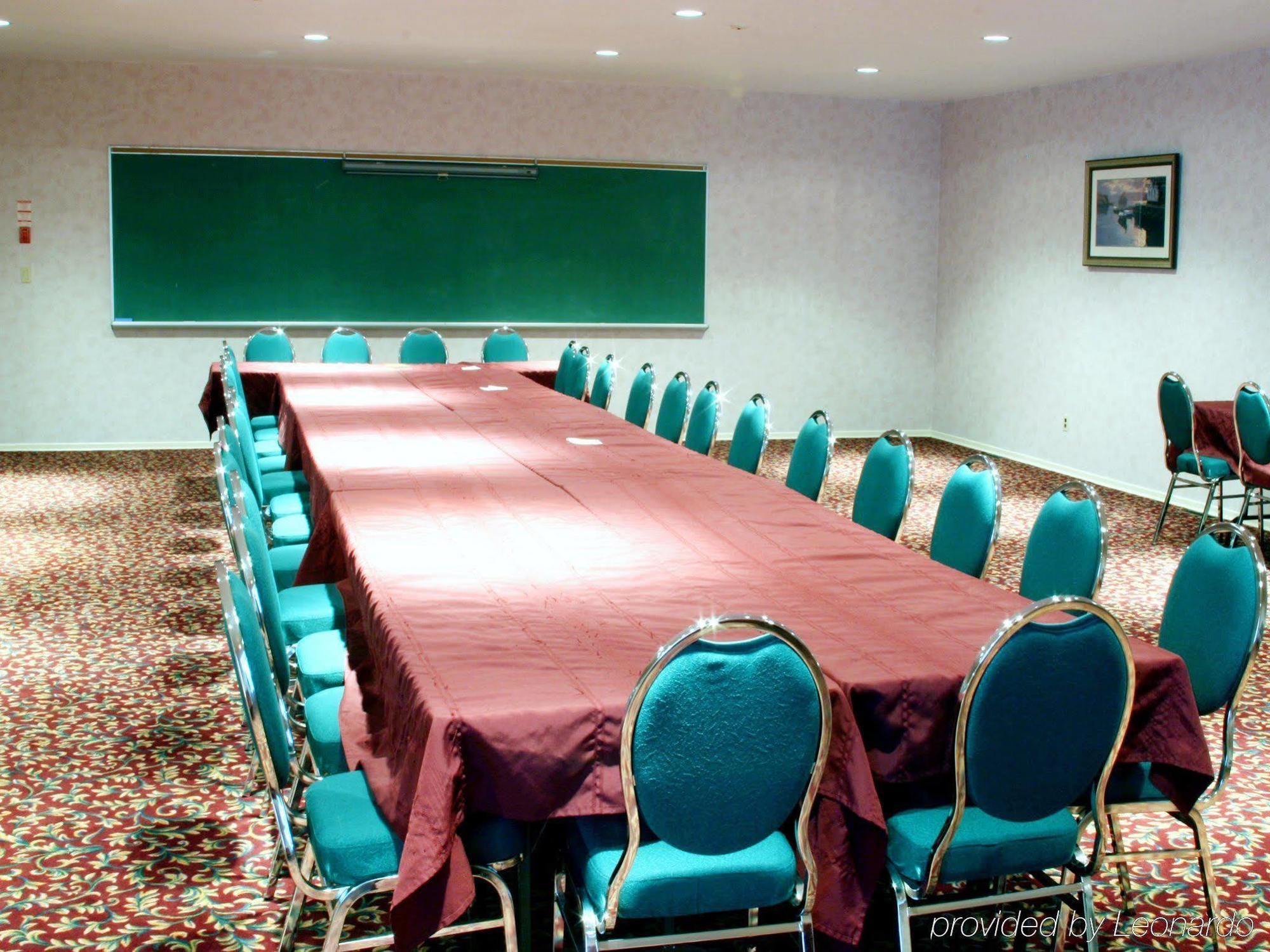 Super 8 By Wyndham Brockville Facilities photo
