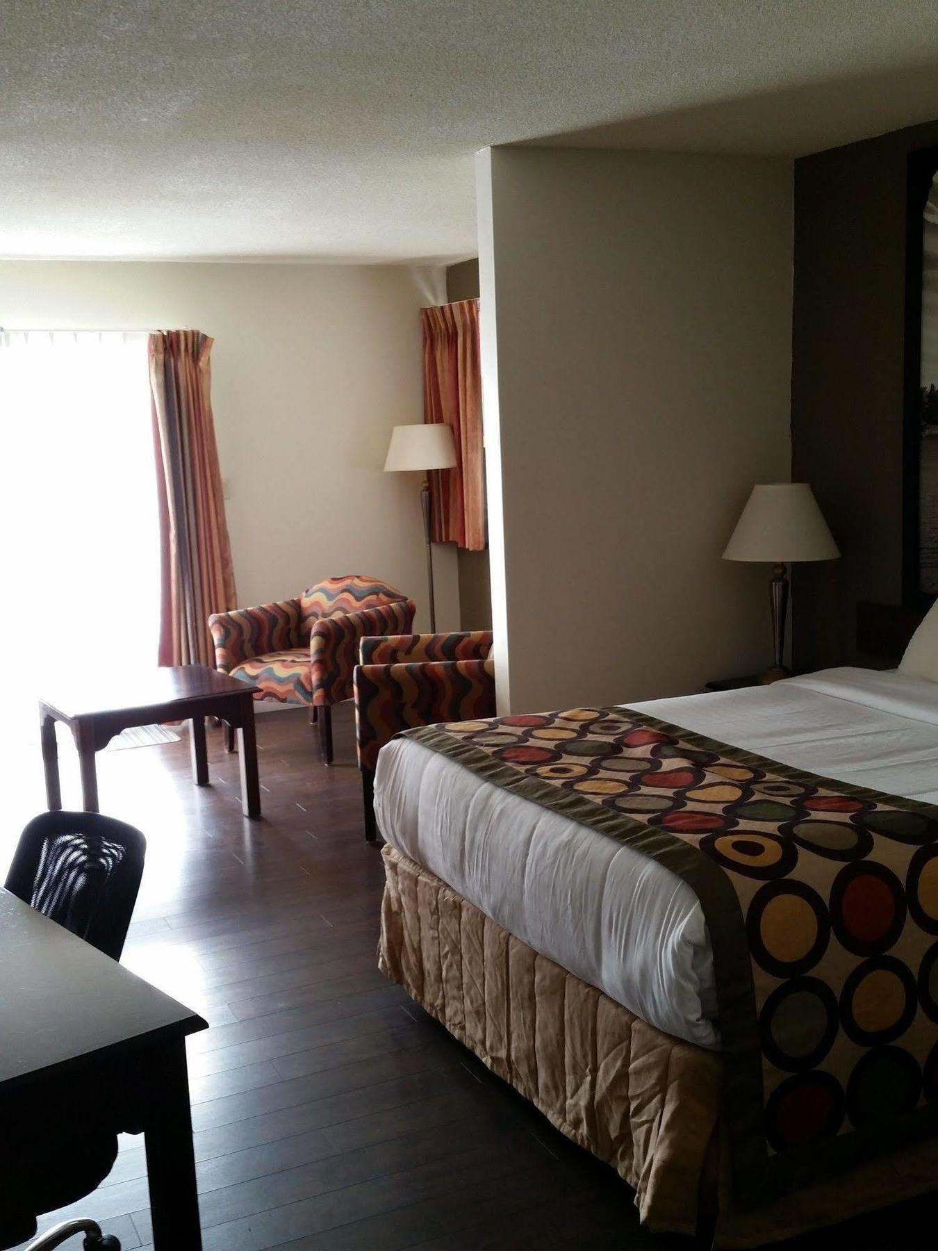 Super 8 By Wyndham Brockville Exterior photo